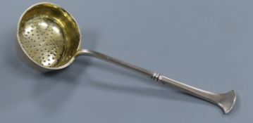 A late 19th/early 20th century Russian 84 zolotnik sifter spoon by Oreste Kurlukov, Moscow, 15.2cm.