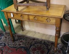 A Victorian oak side table W.106.5cm
