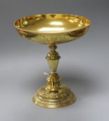 An Edwardian silver gilt tazza, Lambert & Co, London, 1907 15.2cm, 11oz.