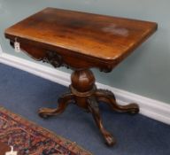 An early Victorian rosewood folding card table W.92cm