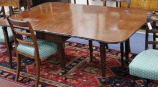 A Regency drop leaf dining table W.175cm