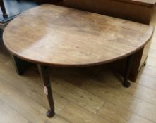 A George III mahogany cottage drop leaf table .122cm