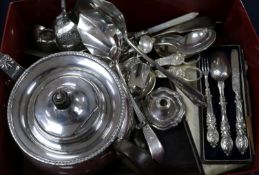 A Victorian matched silver christening trio, two silver fruit knives and a quantity of plated