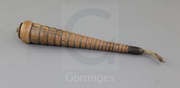 A George III rosewood wig powdering 'carrot', with horn mouthpiece, 11.5in., see Pinto plate 395 for