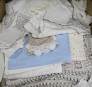 A quantity of mixed linen