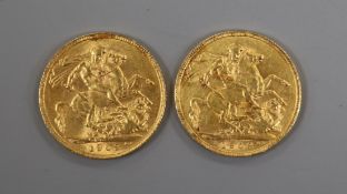 Two Edward VII gold sovereigns, 1908 and 1909, VF