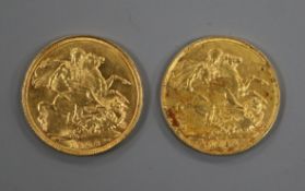 Two Edward VII gold sovereigns, 1904 and 1908S, VF