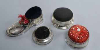 An Edwardian silver pin cushion formed as a gentleman's shoe with wooden sole, Blanckansee & Son Ltd