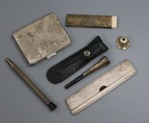 An 835 compact, a mounted comb in case, a cheroot holder, pen, etc.