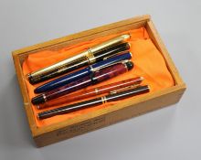 A Cross gold plated fountain pen, with 18ct nib, a Parker Sonnet fountain pen with 18ct gold nib,