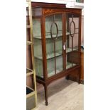 An Edwardian inlaid mahogany display cabinet W.101cm