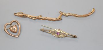 A 9ct gold watch strap(a.f.), a yellow metal bar brooch and heart shaped drop brooch.