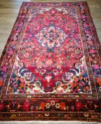 A Lilihan carpet W275 x 164cm