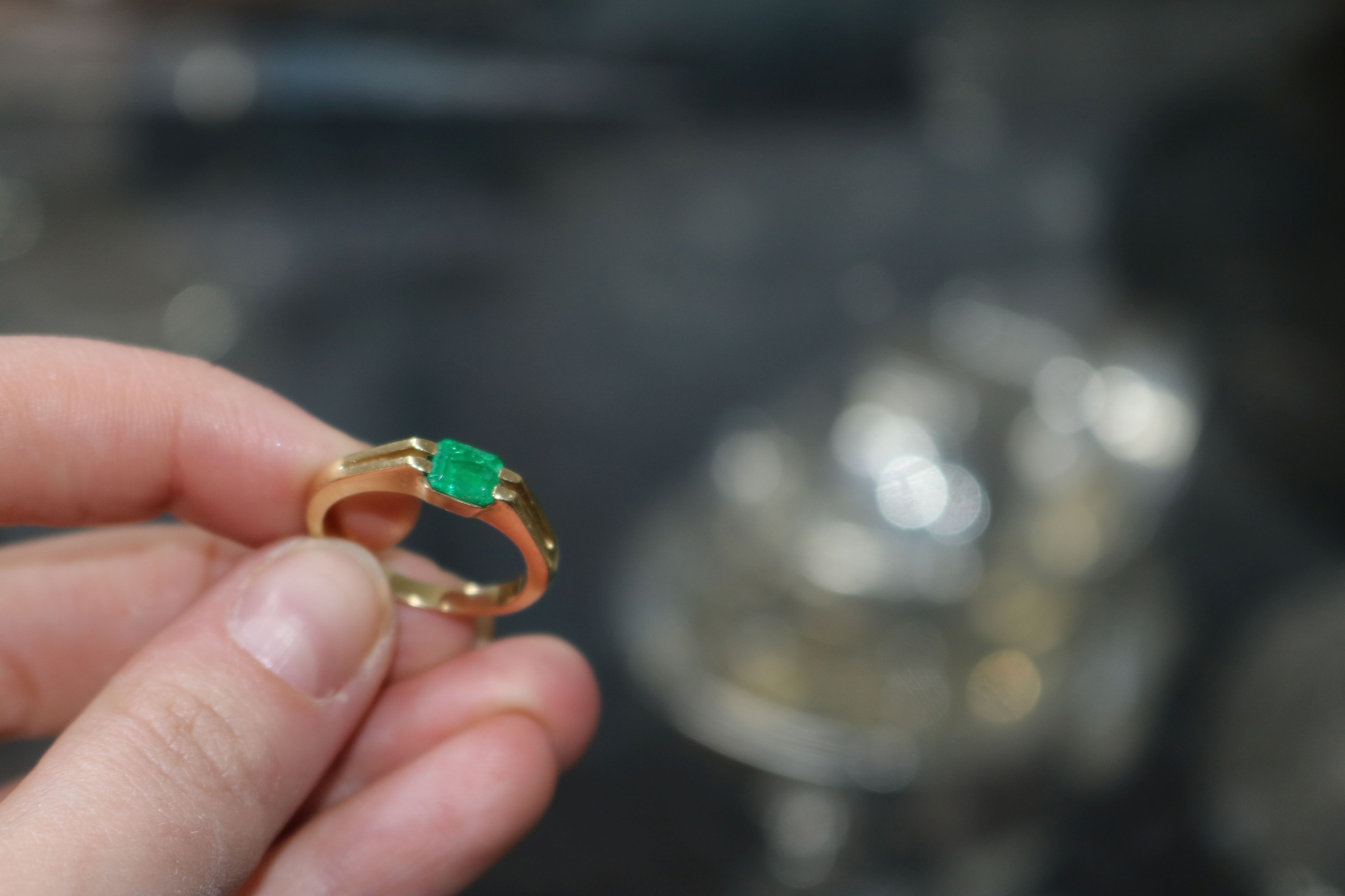 An 18k and solitaire emerald ring, size O/P. - Image 6 of 7