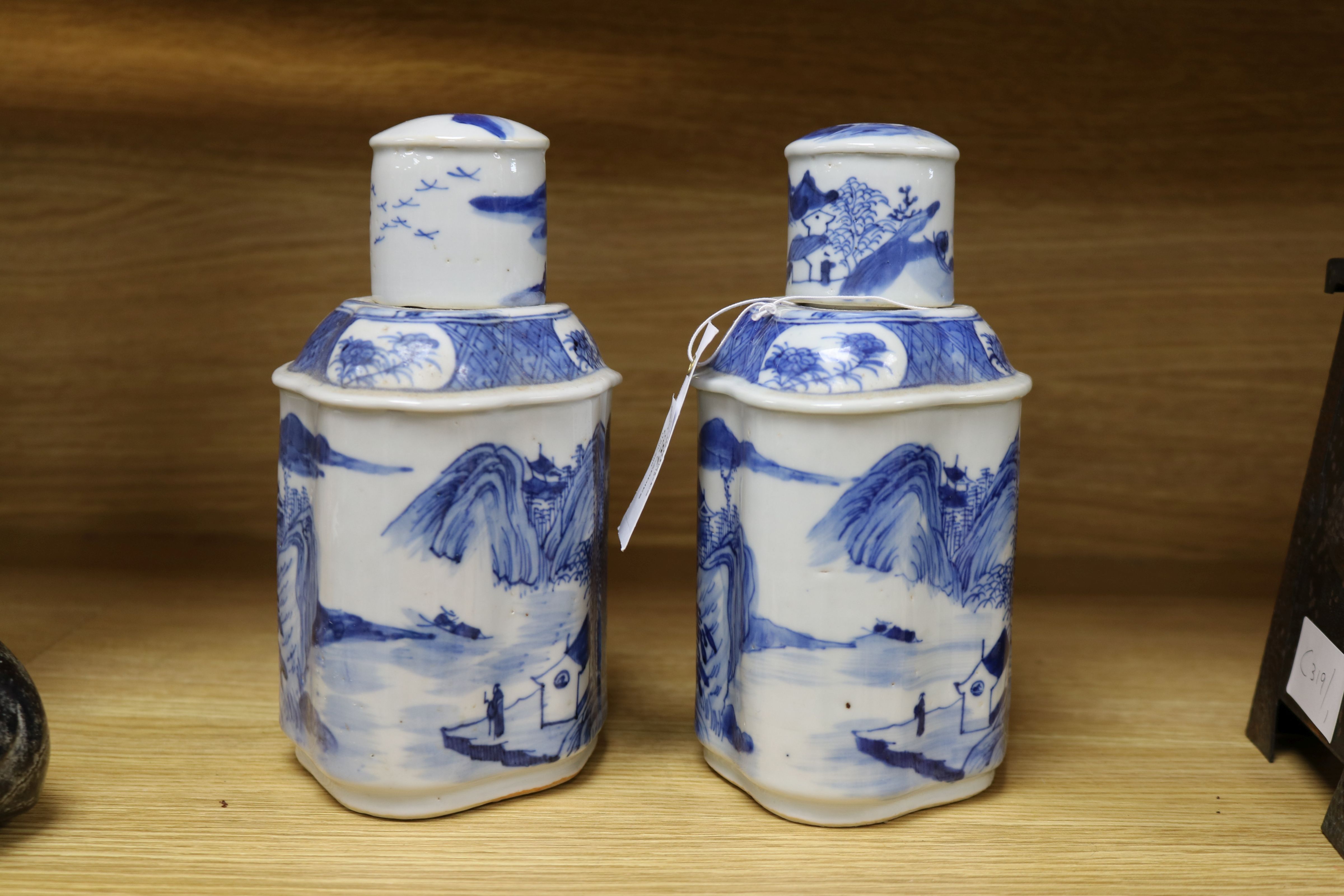 A pair of Chinese blue and white tea caddies height 19.5cm - Image 5 of 10