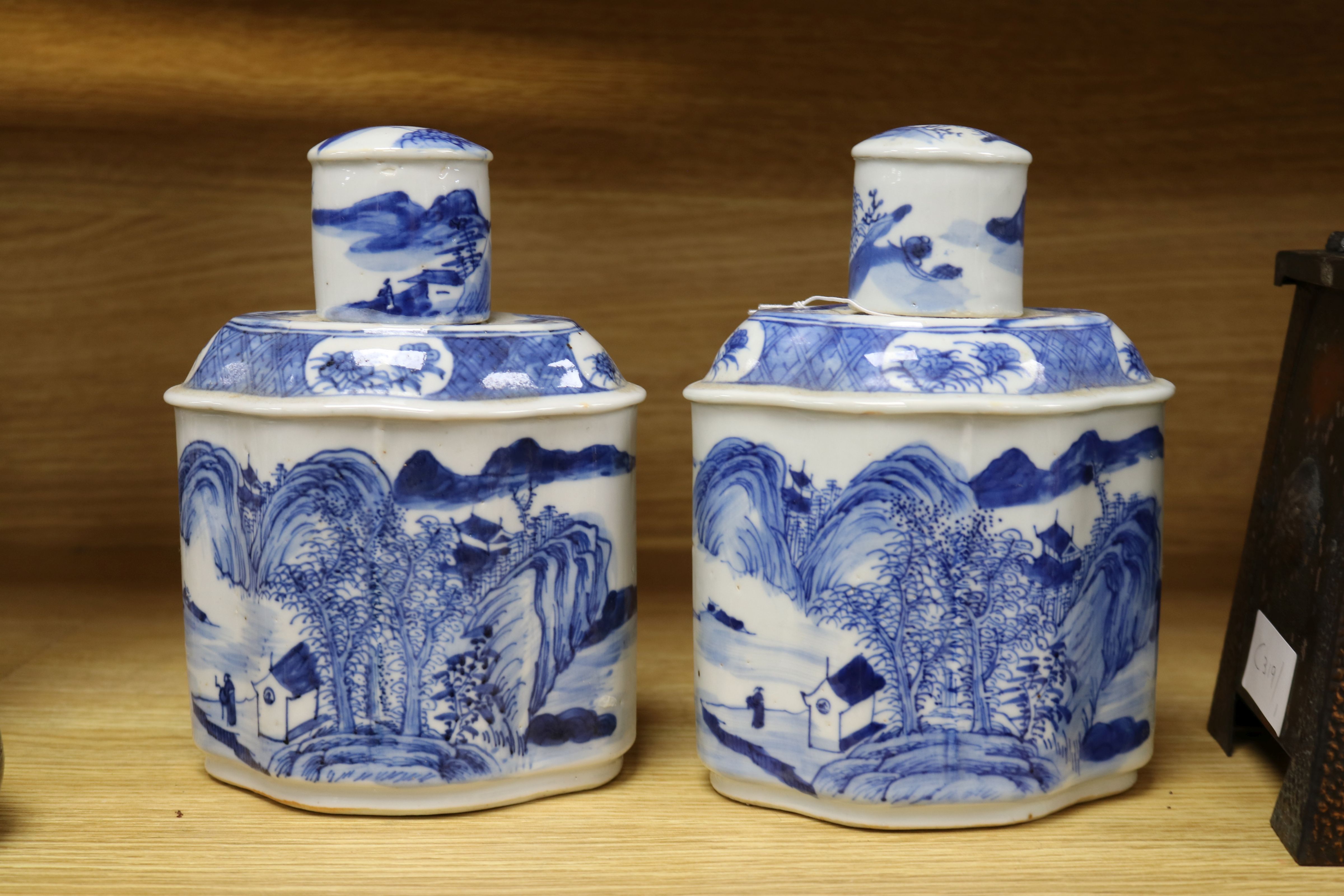 A pair of Chinese blue and white tea caddies height 19.5cm - Image 4 of 10