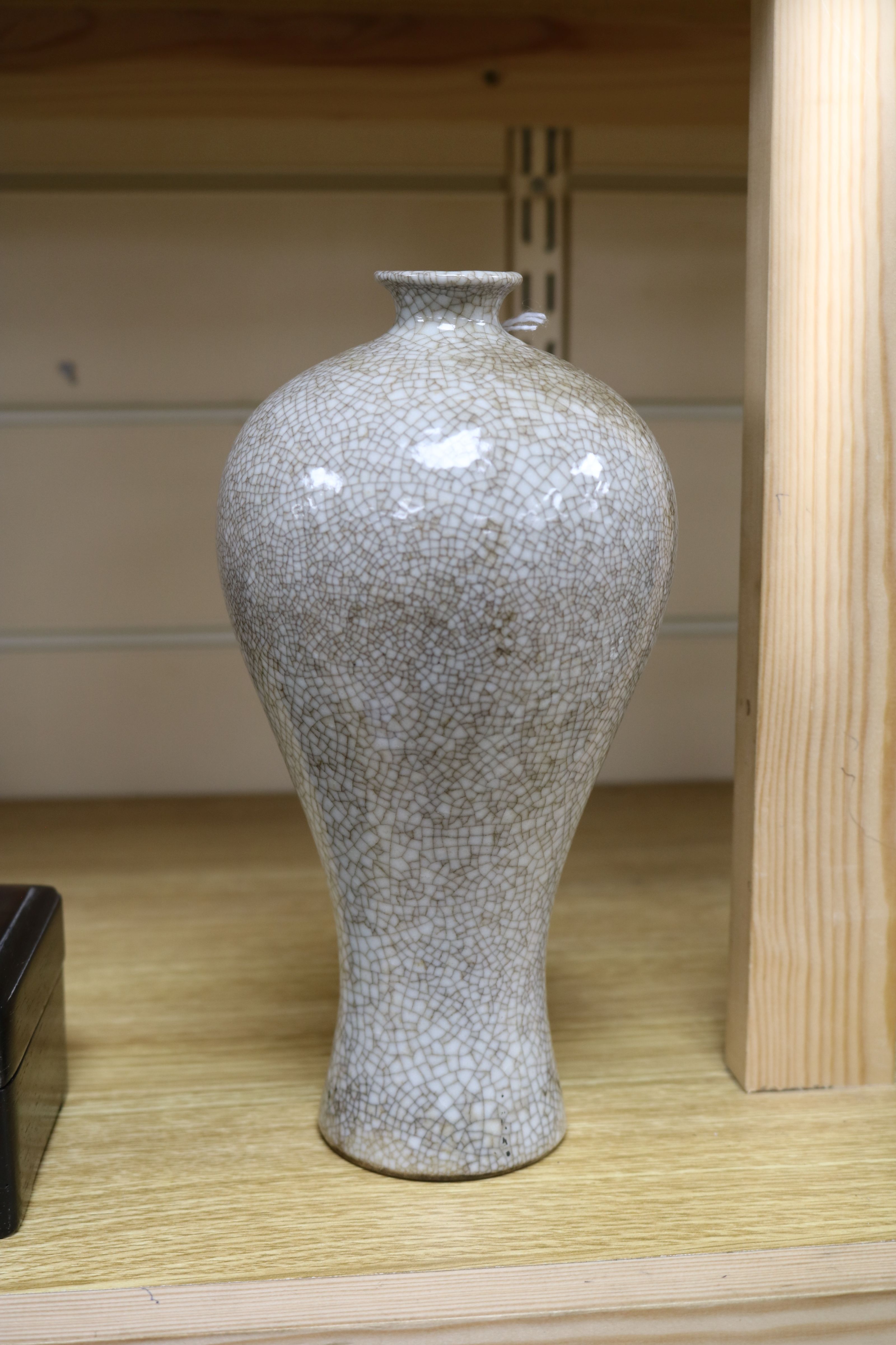 A 19th century Chinese crackleglaze vase height 22.5cm - Image 4 of 6