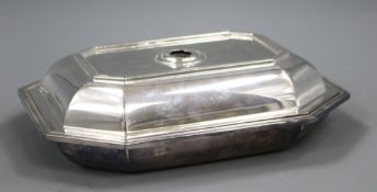 A 1930's silver entree dish and cover, by Atkin Brothers, Sheffield, 1933/1937, no handle, 53 oz.