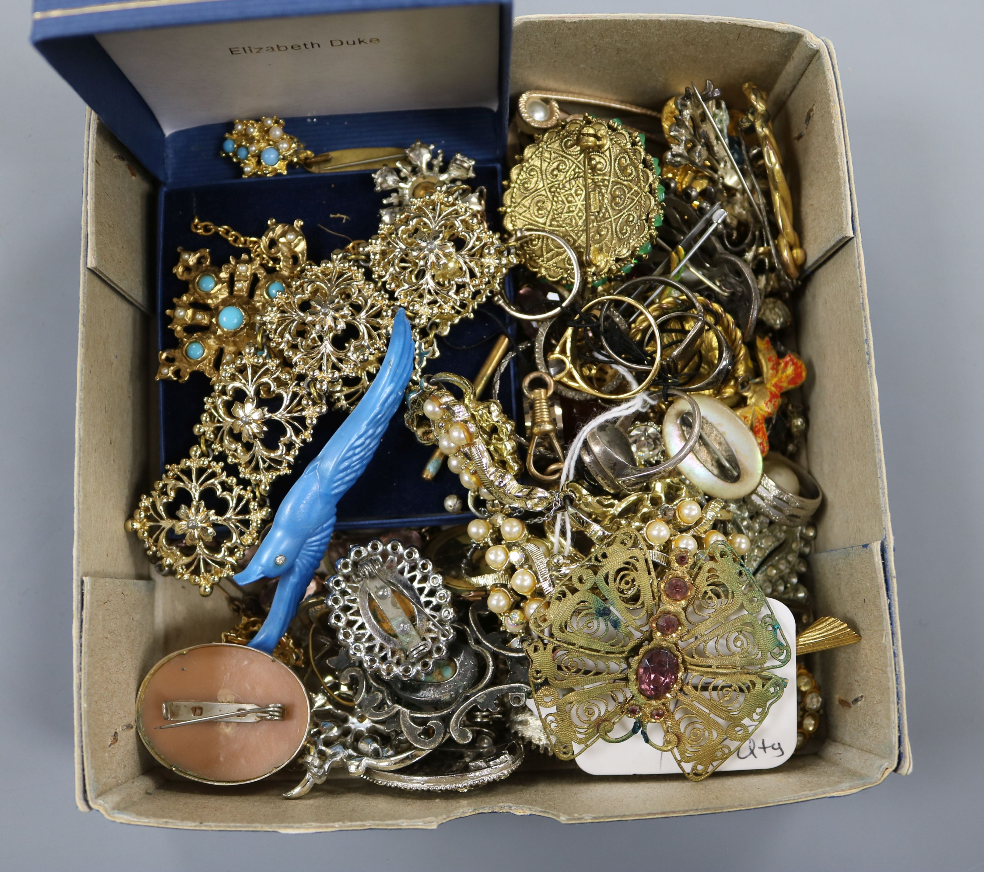 A small group of assorted costume jewellery etc. including silver rings.