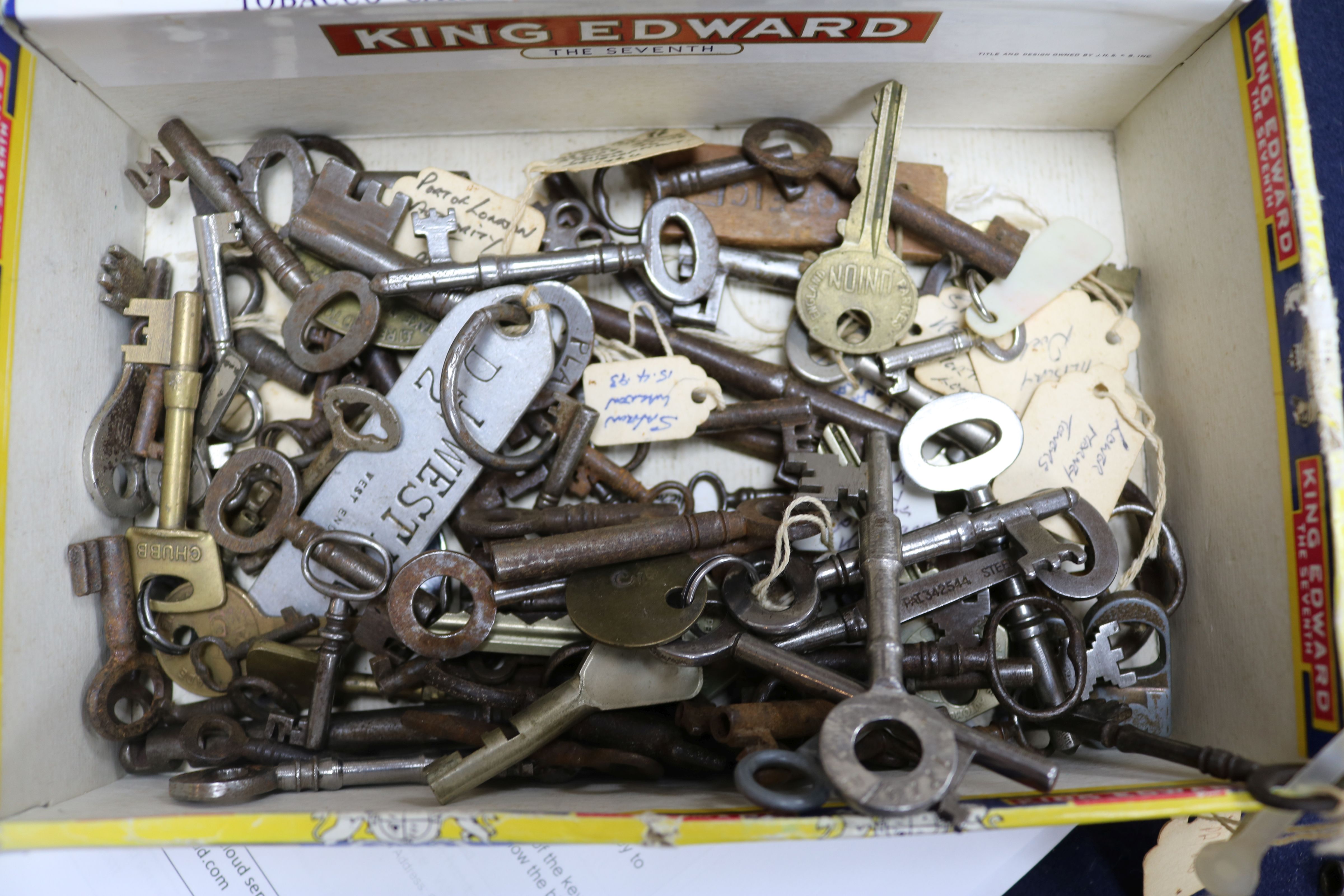 A box of 18th/20th century keys from interesting old buildings including the key to a bible box at - Image 5 of 5