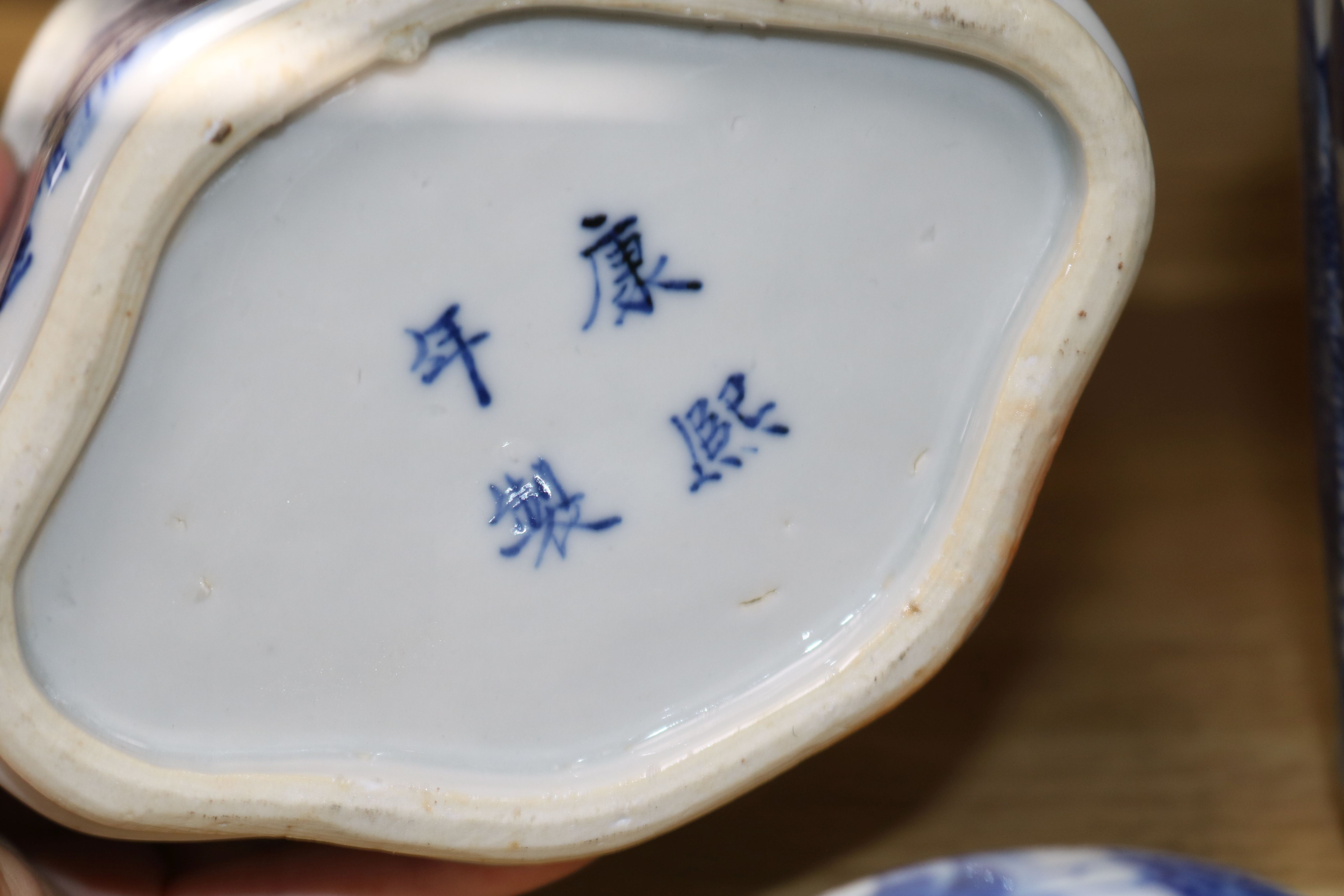 A pair of Chinese blue and white tea caddies height 19.5cm - Image 8 of 10