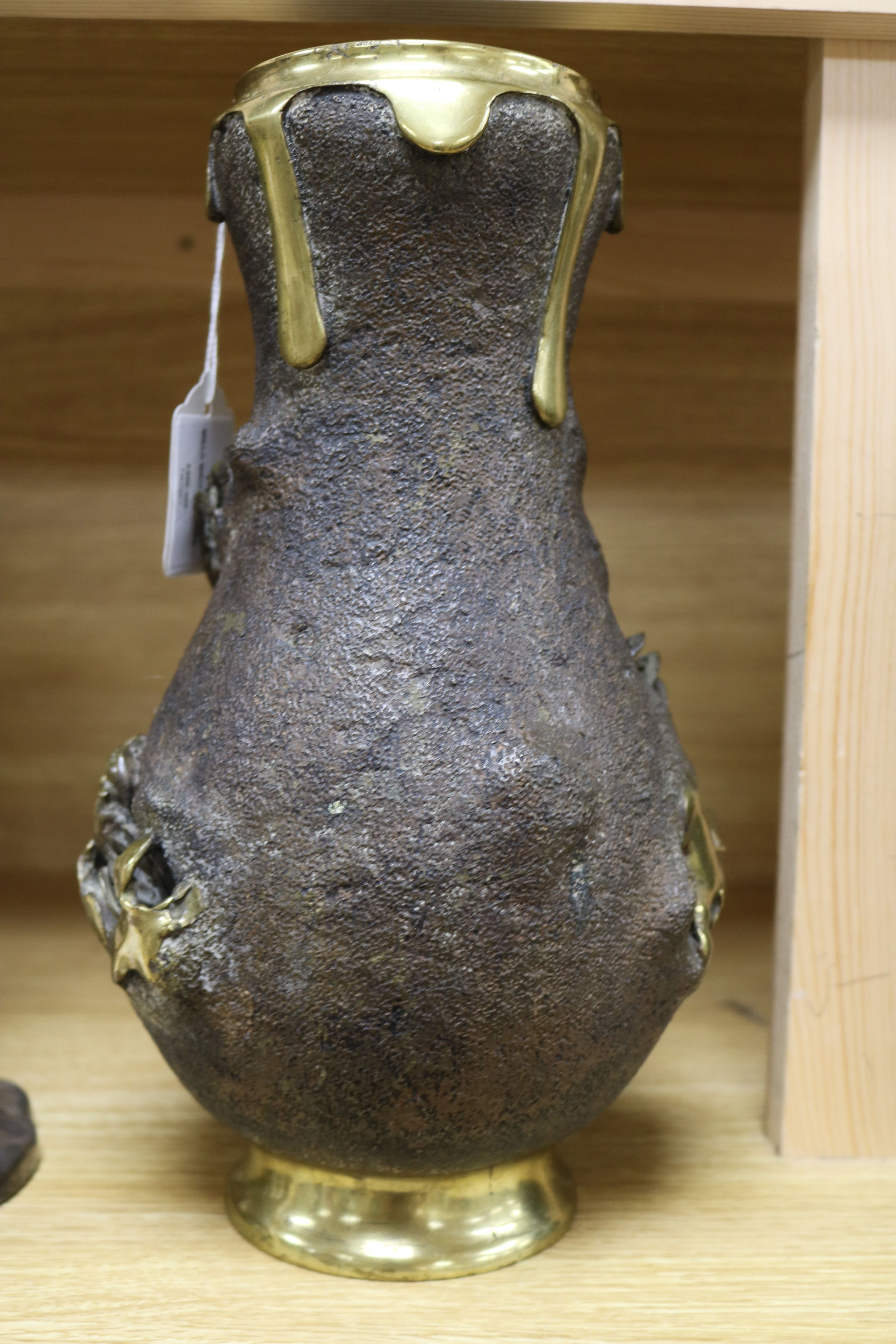 A Japanese Meiji period bronze vase of shaped ovoid form, applied with crabs and weed and having - Image 4 of 5