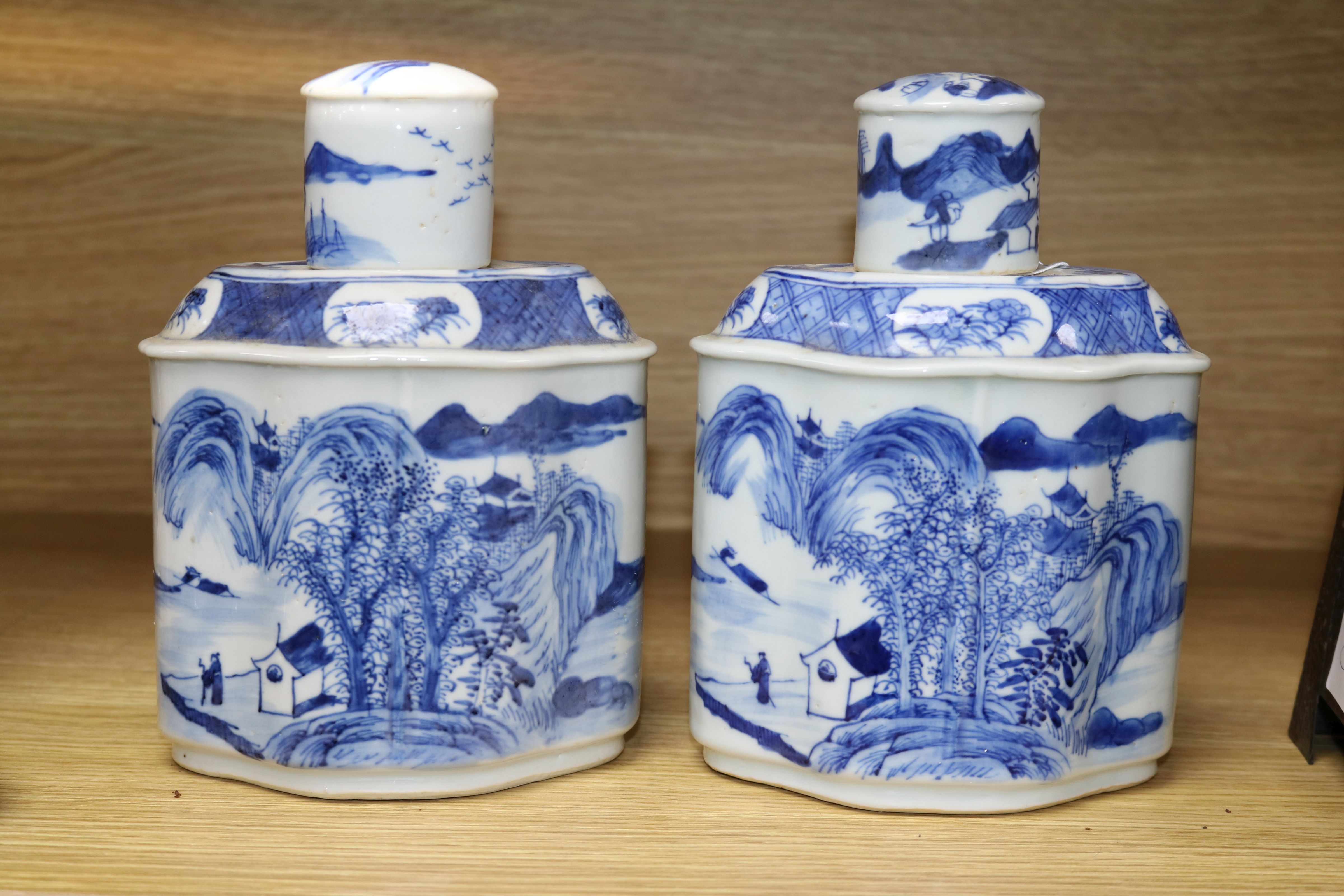 A pair of Chinese blue and white tea caddies height 19.5cm - Image 2 of 10