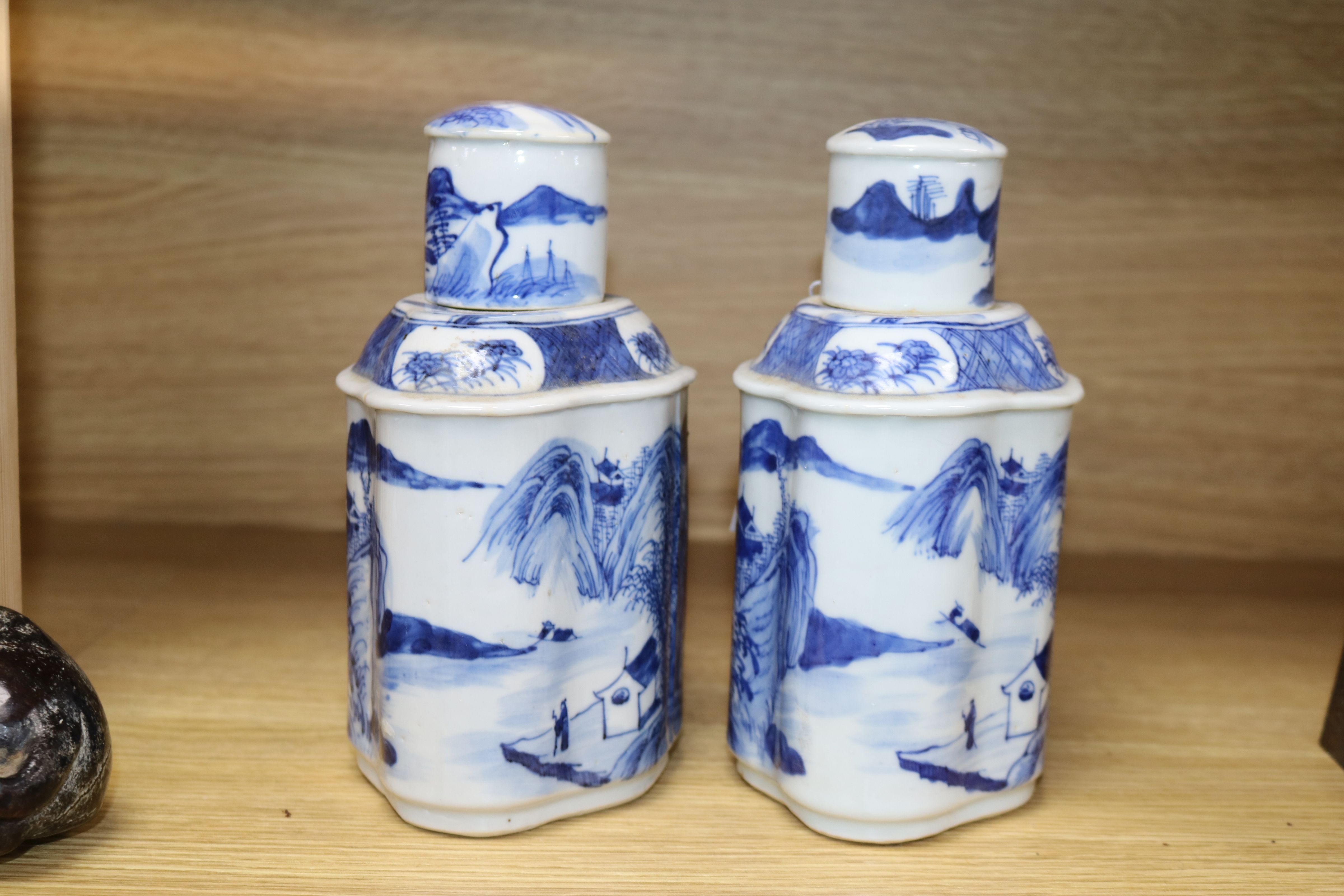 A pair of Chinese blue and white tea caddies height 19.5cm - Image 3 of 10