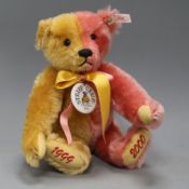 A Steiff Club bear 2000 EAN 420184, mint and boxed