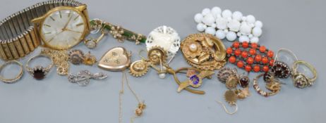 An 18ct gold and diamond ring, a jade and seed pearl-set bar brooch and sundry jewellery, etc.