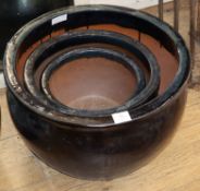 Three ceramic bowl shape planters in black W.52cm
