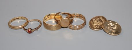 Five 9ct gold rings, including one set small diamonds, one agate-set and one textured and a single