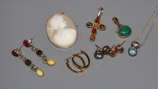 Mixed jewellery including a yellow metal mounted cameo brooch, a pair of 9ct two colour gold ear