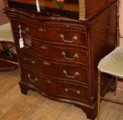 A batchelor chest of drawers W.71cm