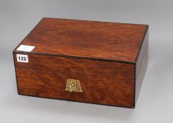 A Boisseliers du Rif amboyna humidor length 32cm