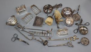 A Dutch miniature white metal kettle and a collection of other miniature novelties, including two