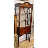 An Edwardian mahogany display cabinet W.69cm