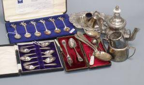 A small quantity of plated items, including a cased set of six presentation spoons with stag