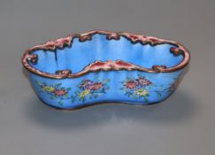 A Canton enamel ruyi head brushwasher width 12cm