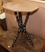 A Victorian gypsy table W.48cm