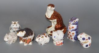 Eight Royal Crown Derby paperweights, Playful Otter, Riverbank Beaver limited edition 2571/5000 with