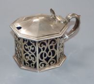 An early Victorian octagonal silver mustard pot, John Wilmin Figg, London, 1838, 7cm.