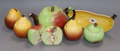 Seven pieces of Carltonware tableware