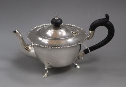 A George V silver teapot, gross 10.5 oz.