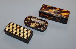 A cube inlaid snuff box and two tortoiseshell snuff boxes