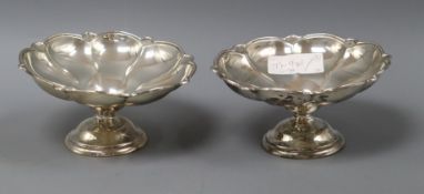 A pair of George V silver tazze, Walker & Hall, Sheffield, 1912, diameter 15.4cm, 11 oz.