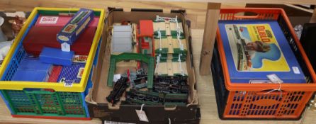 A large collection of Hornby Dublo OO gauge, boxed and unboxed, boxed items comprising:Tank Goods