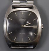 A gentleman's stainless steel Omega de Ville automatic wristwatch.