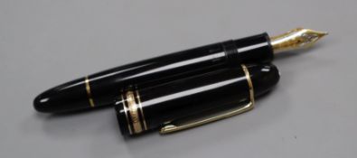 A Montblanc Meisterstuck 149 black fountain pen, 18ct gold nib