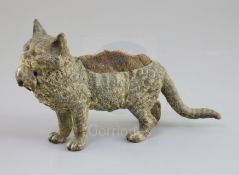 A 19th century Austrian cold painted bronze pen brush, modelled as a cat with rat in its mouth, 7.